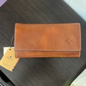 NWT Patricia Nash Leather Wallet